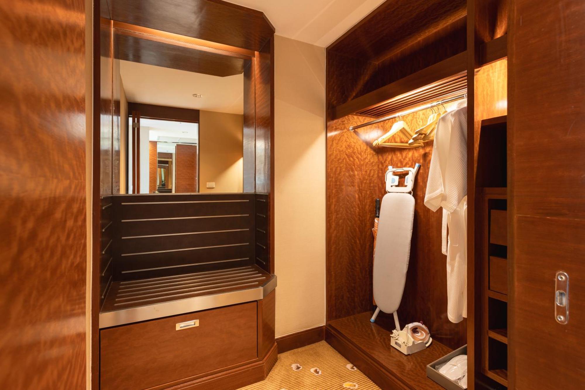 Aetas Lumpini Otel Bangkok Oda fotoğraf
